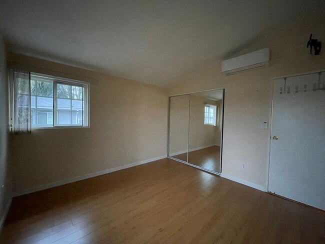 Building Photo - 18556 Community St