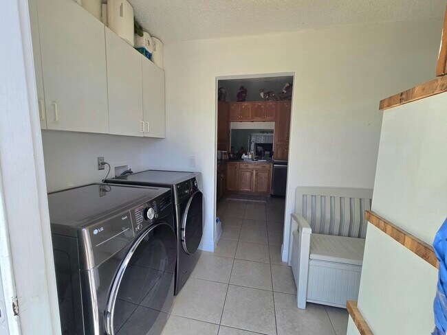 Building Photo - 1530 Royal Forest Ct