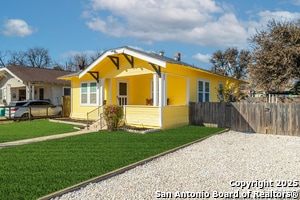 Building Photo - 475 E French Pl
