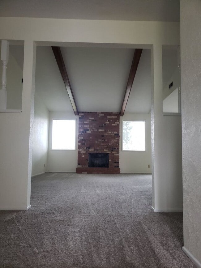 Building Photo - Wonderful South Salem Home in great neighborhood.