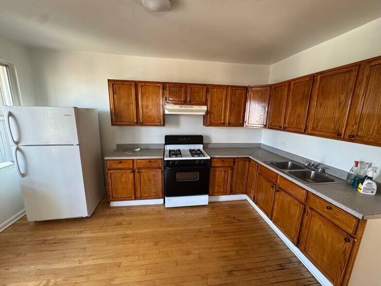 Building Photo - 4251 W Haddon Ave