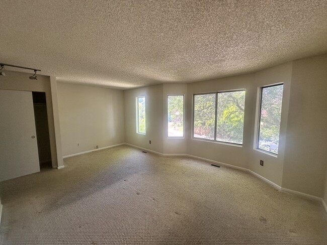 Building Photo - 11042 Alcott Dr