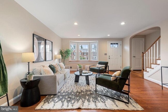 Building Photo - 183 Stanmore Rd