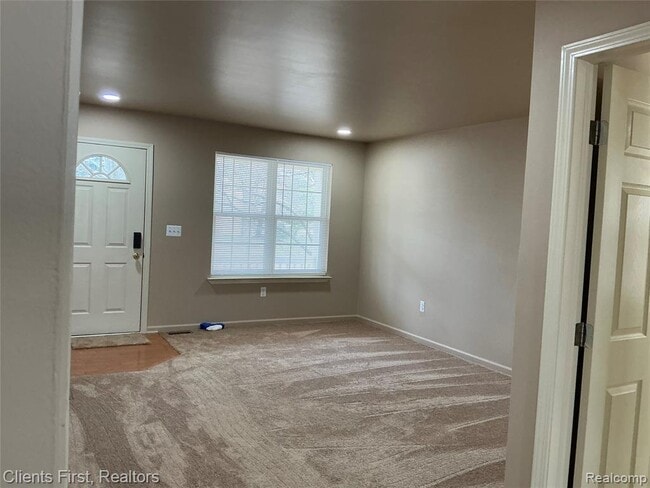 Building Photo - 48161 Nottinghill Ln