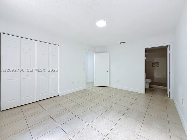 Building Photo - 4362-4364 Azora Rd
