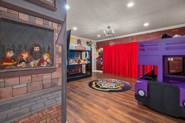 Building Photo - 1227 Radiant St