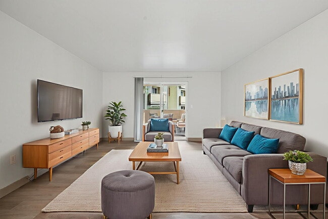 Building Photo - Arnada Pointe