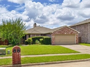 Building Photo - 2805 Nandina St