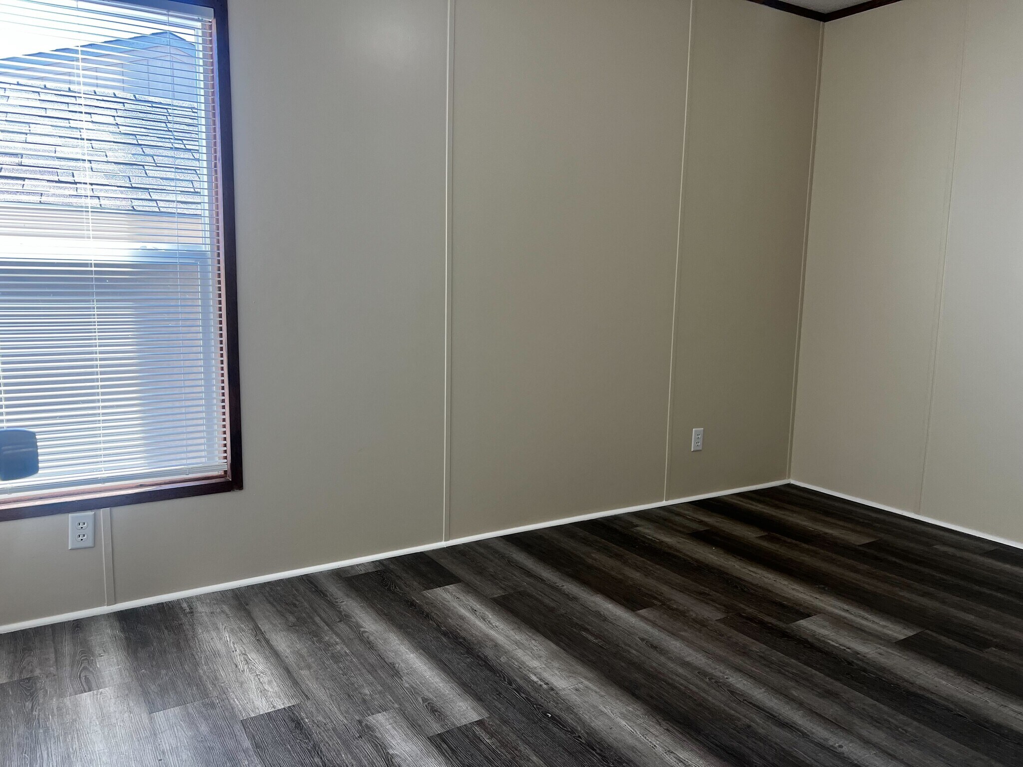 Building Photo - 709 N Collins Fwy