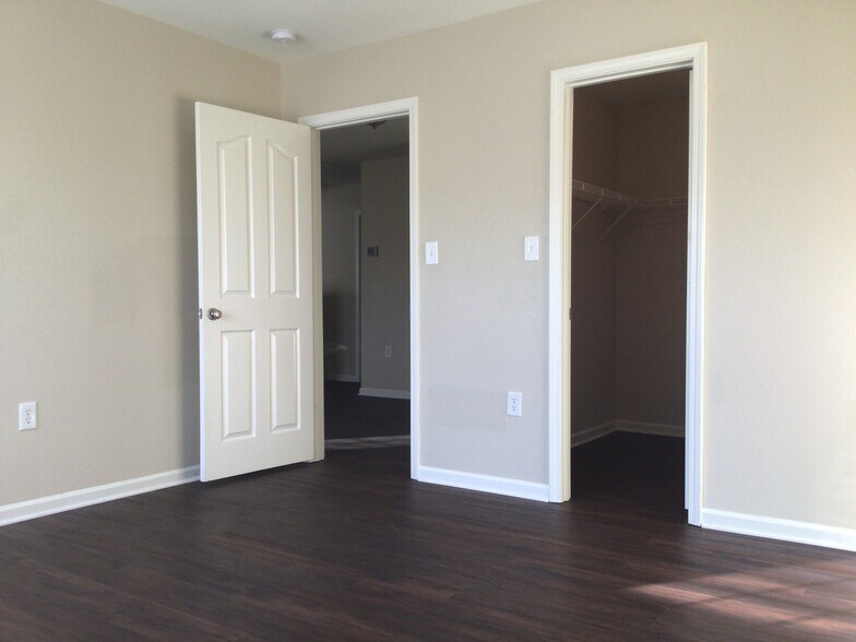Building Photo - 14718 Watertrace Dr