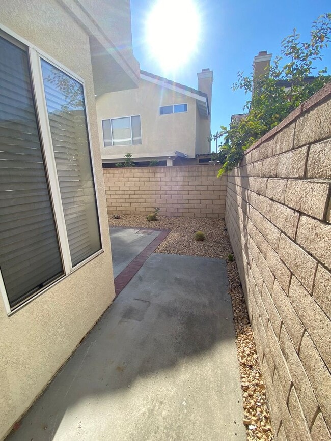 Building Photo - Very Spacious 3 Bedroom, 2.5 Bathroom House For Rent in Buena Park-Lots of Recent Upgrades!