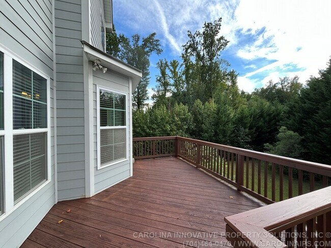Building Photo - 385 Hawks Creek Pkwy
