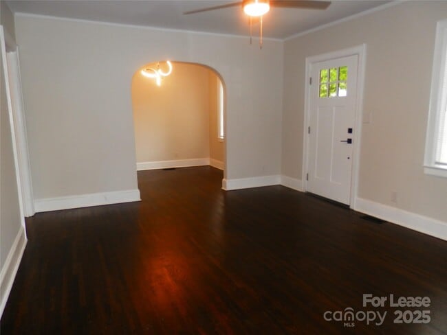 Building Photo - 1416 Effingham Rd