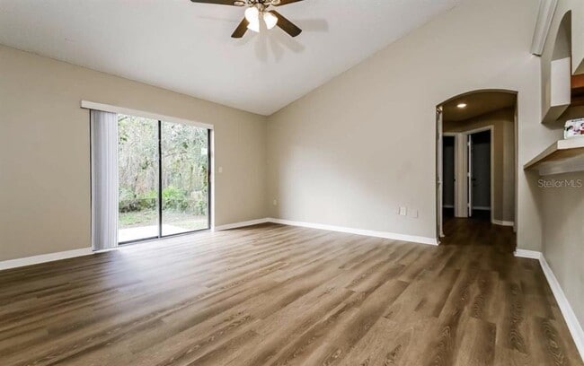 Building Photo - 117 Emily Ln