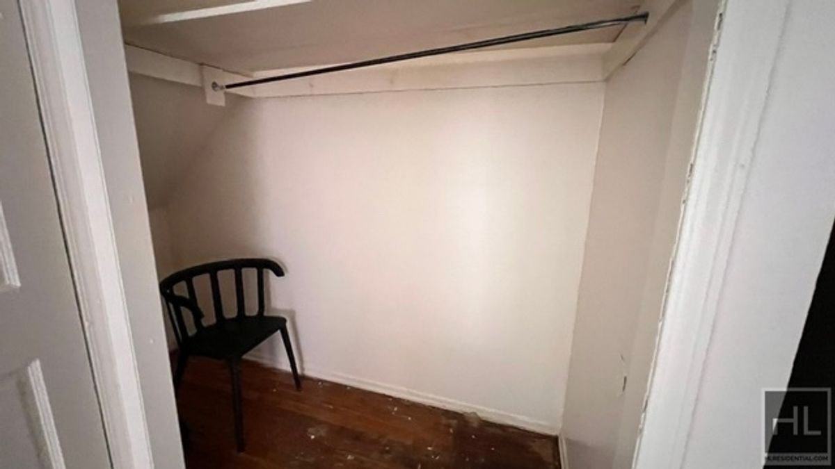 Building Photo - 1440 E 85th St