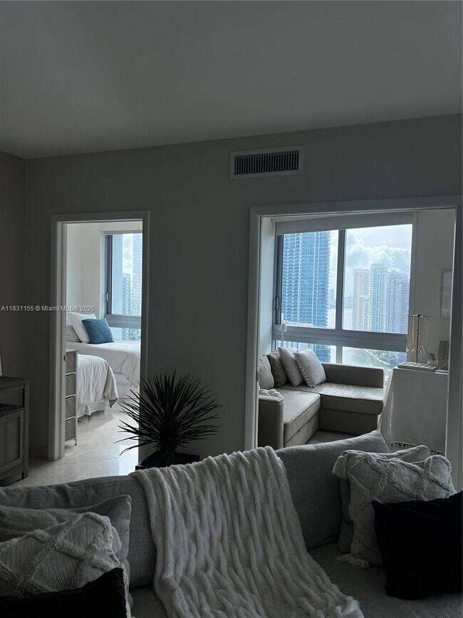 Building Photo - 350 S Miami Ave