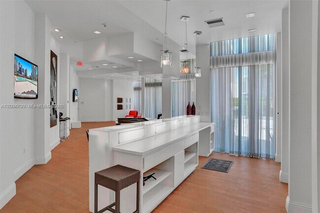 Building Photo - 350 S Miami Ave