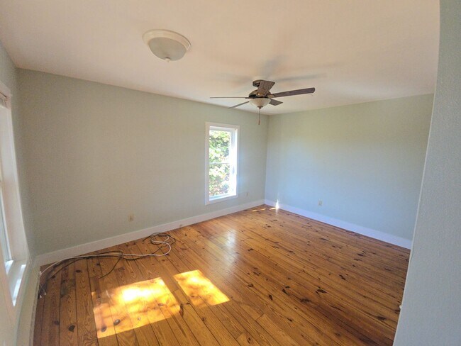 Building Photo - 243 Saddle Ridge Rd