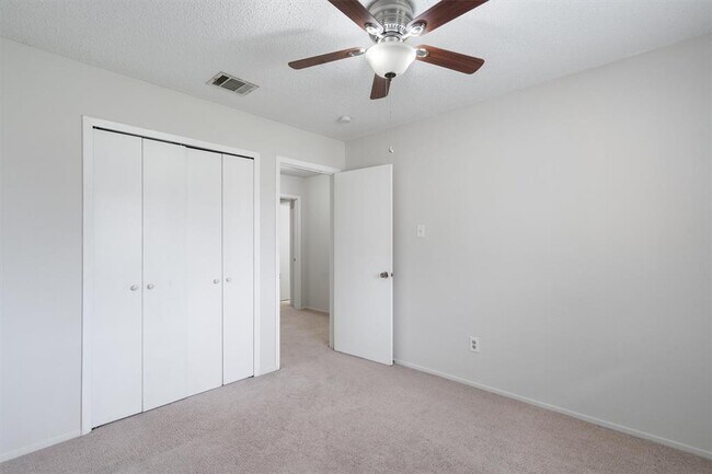 Building Photo - 2204 Silver Spur Dr
