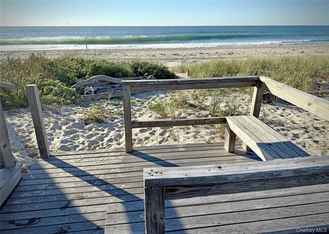 Building Photo - 162 Dune Rd