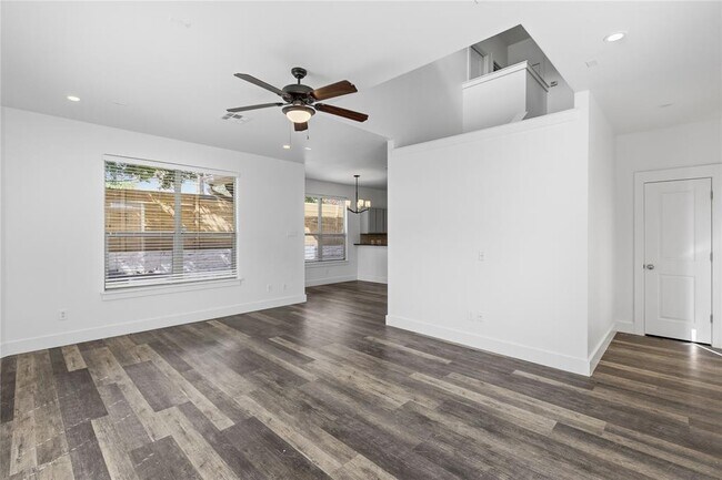 Building Photo - 4124 Valley View Rd