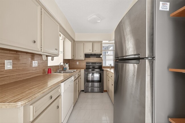 Building Photo - 4410 Wildacres Dr