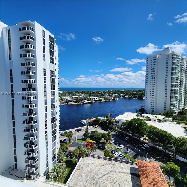 Building Photo - 20505 E Country Club Dr