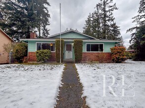 Building Photo - Cozy 3-Bedroom Home in Desirable Poulsbo Neighborhood