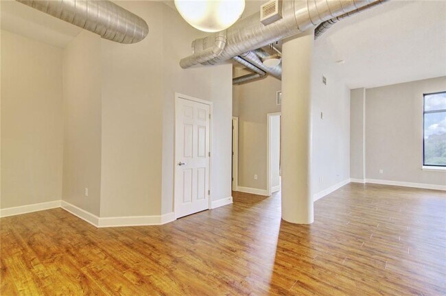 Building Photo - 3820 Roswell Rd NE