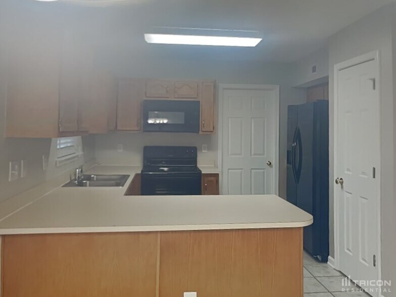 Building Photo - 2023 Westminster Ln