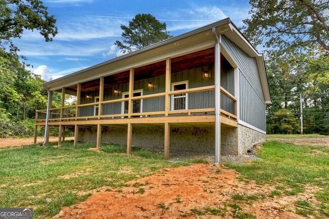 Building Photo - 524 Old Hwy 5