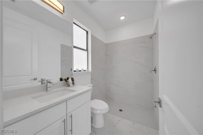 Building Photo - 936-938 Homestead Rd S