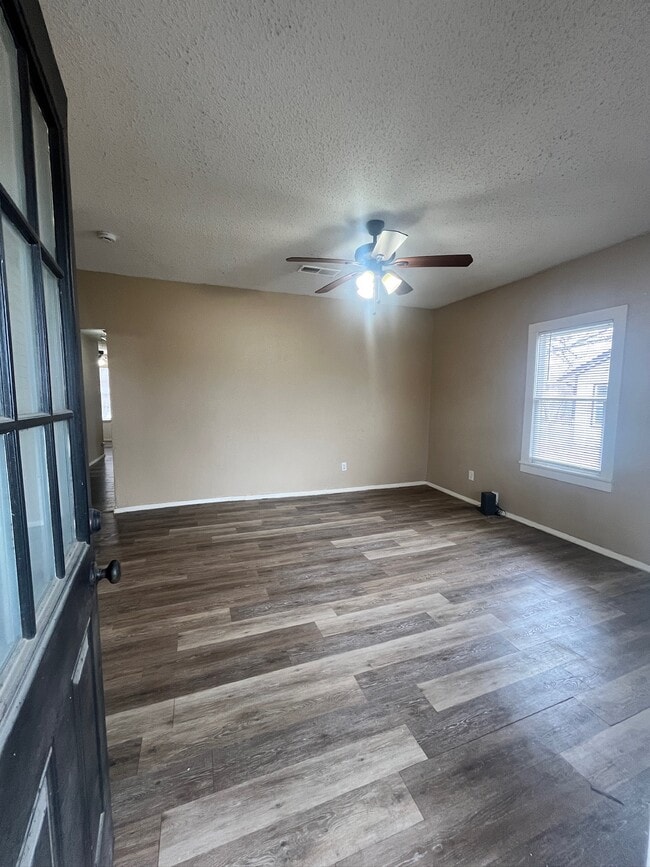 Building Photo - 119 S 5th St