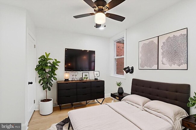 Building Photo - 417 E Upsal St