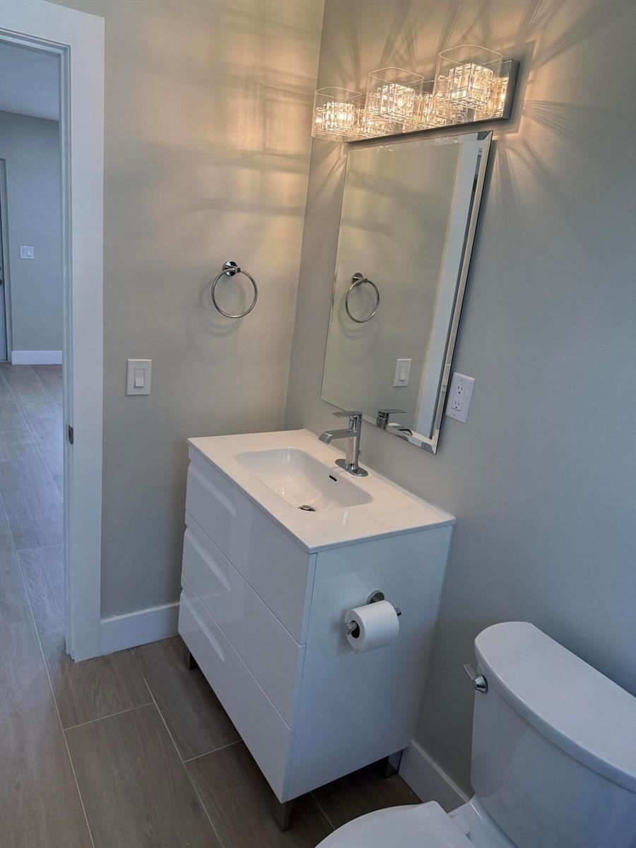 Building Photo - 926 S C St