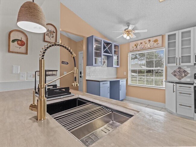 Building Photo - 226 Windward Way