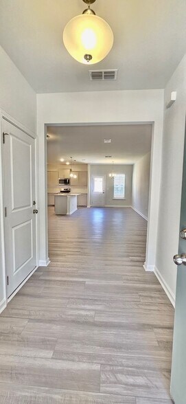 Building Photo - 220 Broomside Ave