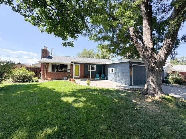 Building Photo - Beautiful 4-Bedroom Home in Arvada – Spaci...