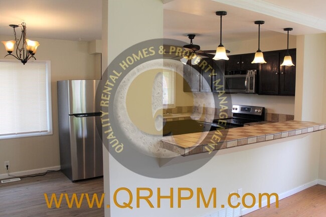 Building Photo - Available Now-- 3 Bedroom, 1 Bathroom Home...