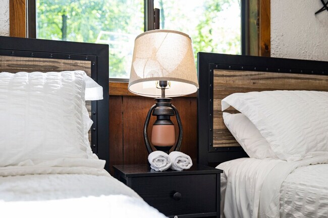 Building Photo - 108 Helms Hill Rd