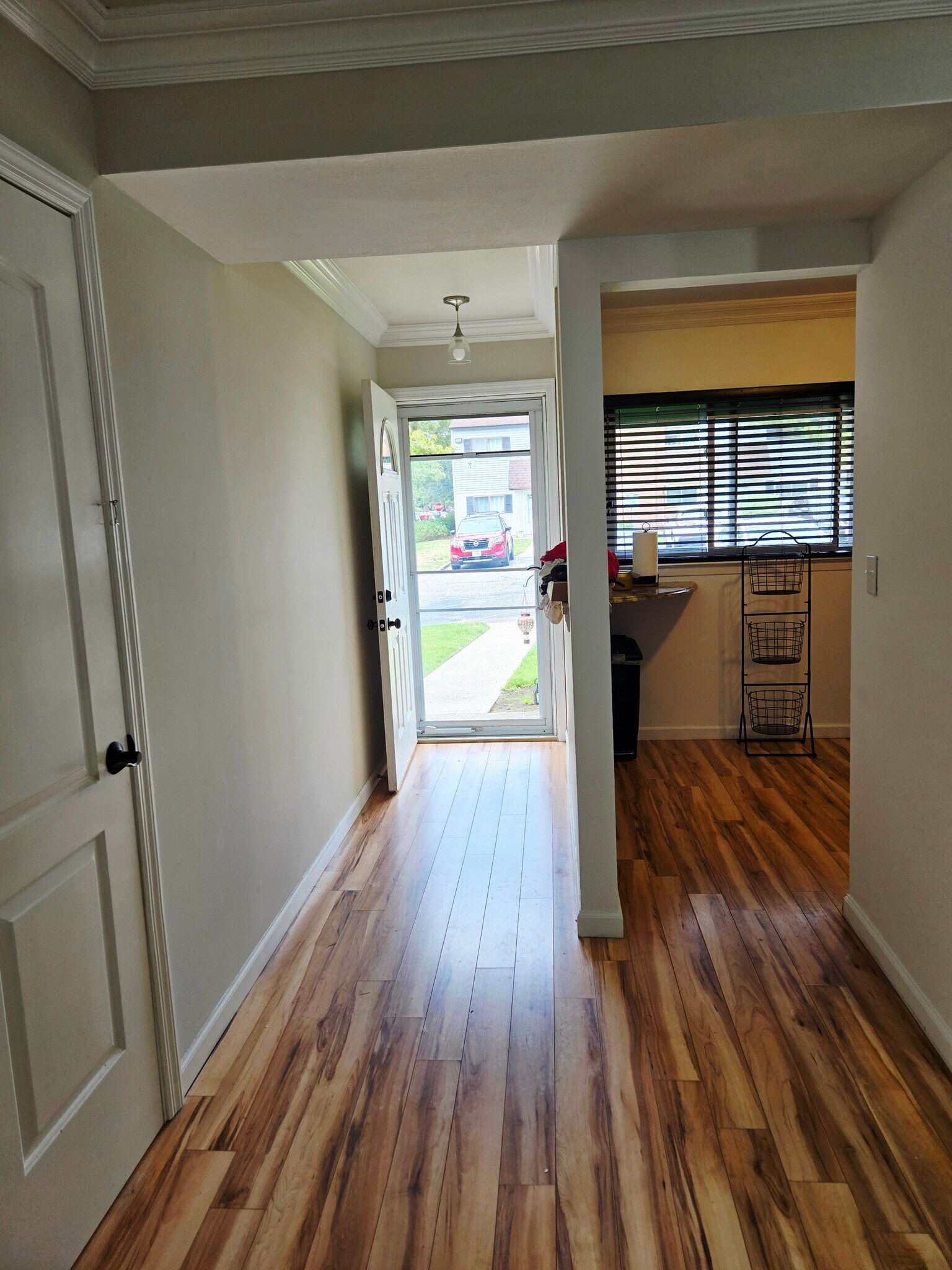 Building Photo - 199 Pointe Cir N