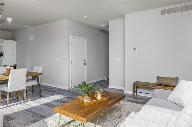 Building Photo - 1707 Ashwood Ave