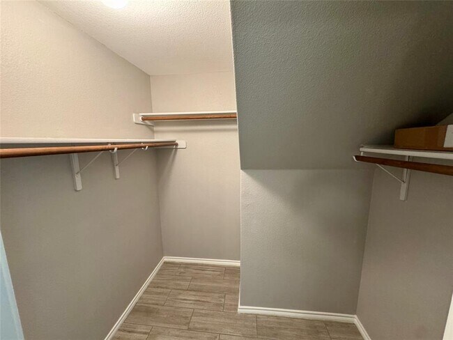 Building Photo - 7916 Nater Ln