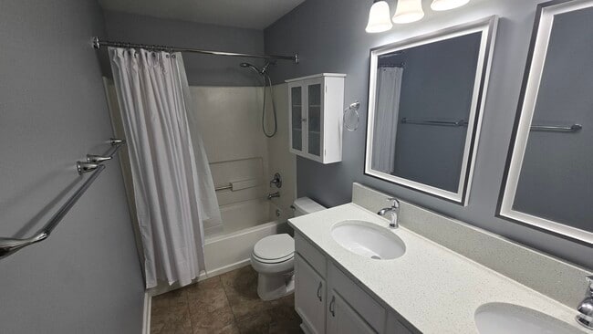 Building Photo - 739 Blossom Ct