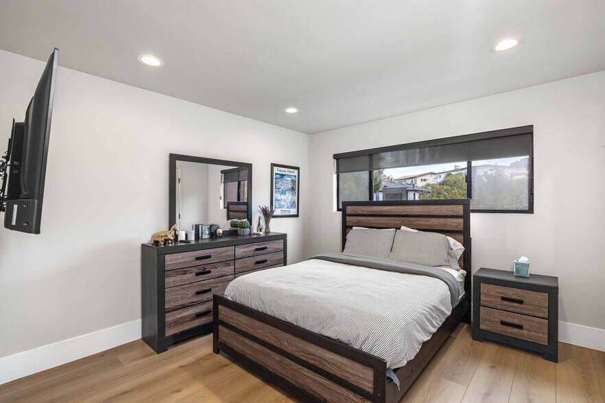 Building Photo - 419 Camino de las Colinas