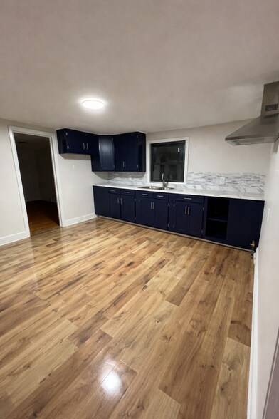 Building Photo - 130 Dartmouth Ave