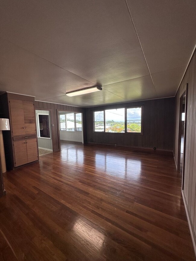 Building Photo - 123 Punahele St
