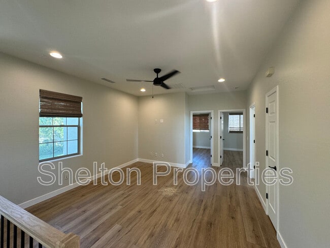 Building Photo - 20900 W Hamilton St