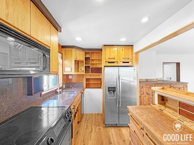 Building Photo - Beautiful 2BD/1BA W/ In-Unit Laundry, Private Pool, and Large Backyard in Linda Vista!