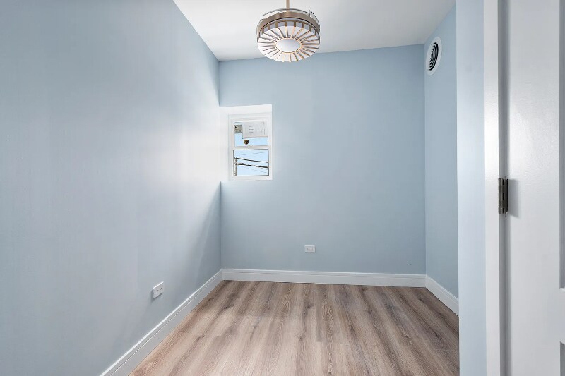 Building Photo - 9919 W Roosevelt Rd